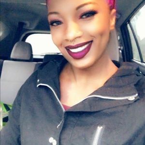 Meet your Posher, Jamesha